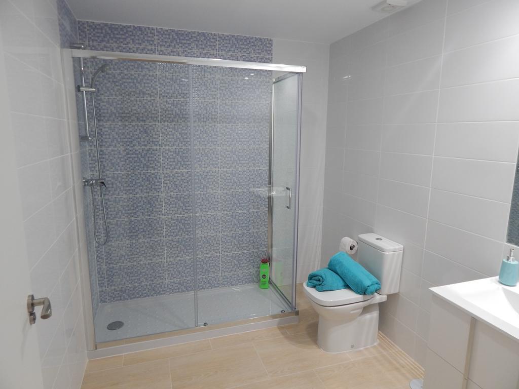 Apartamentos La Rosita Benidorm Oda fotoğraf