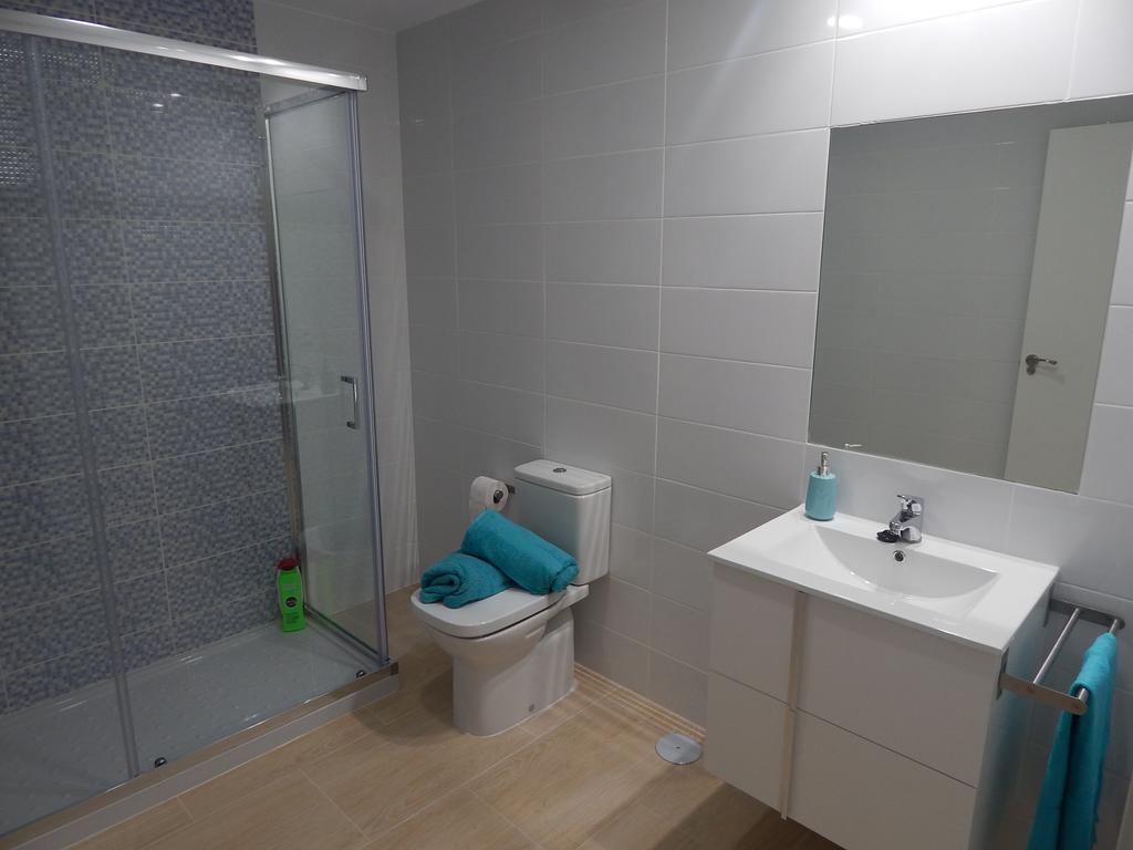 Apartamentos La Rosita Benidorm Oda fotoğraf